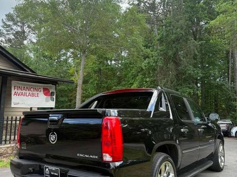 Used 2010 Cadillac Escalade EXT Luxury AWD/4WD image 6