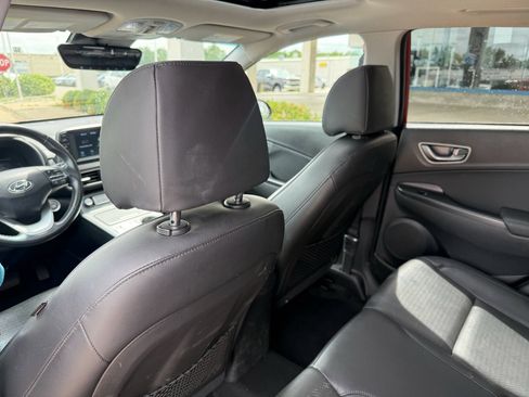 Used 2021 Hyundai Kona Limited w/ Cargo Package FWD image 13