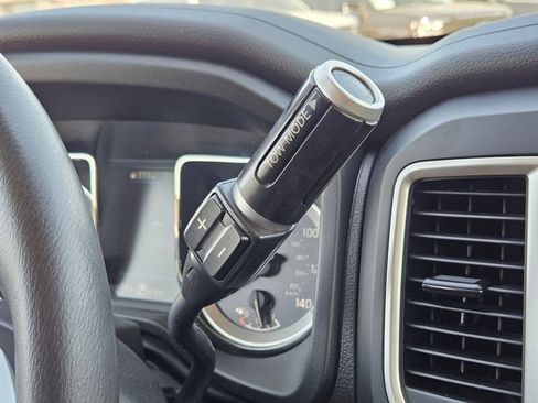 Used 2019 Nissan Titan S w/ S Utility Package image 12