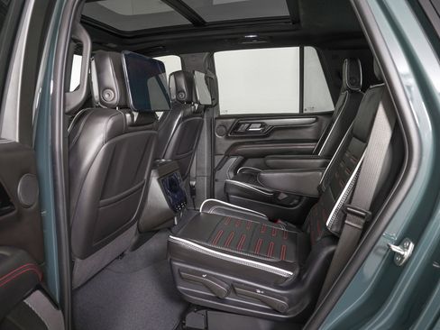 Used 2025 GMC Yukon AT4 Ultimate image 17