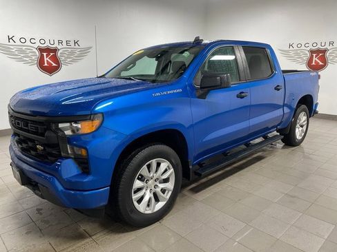 Used 2023 Chevrolet Silverado 1500 Custom image 3