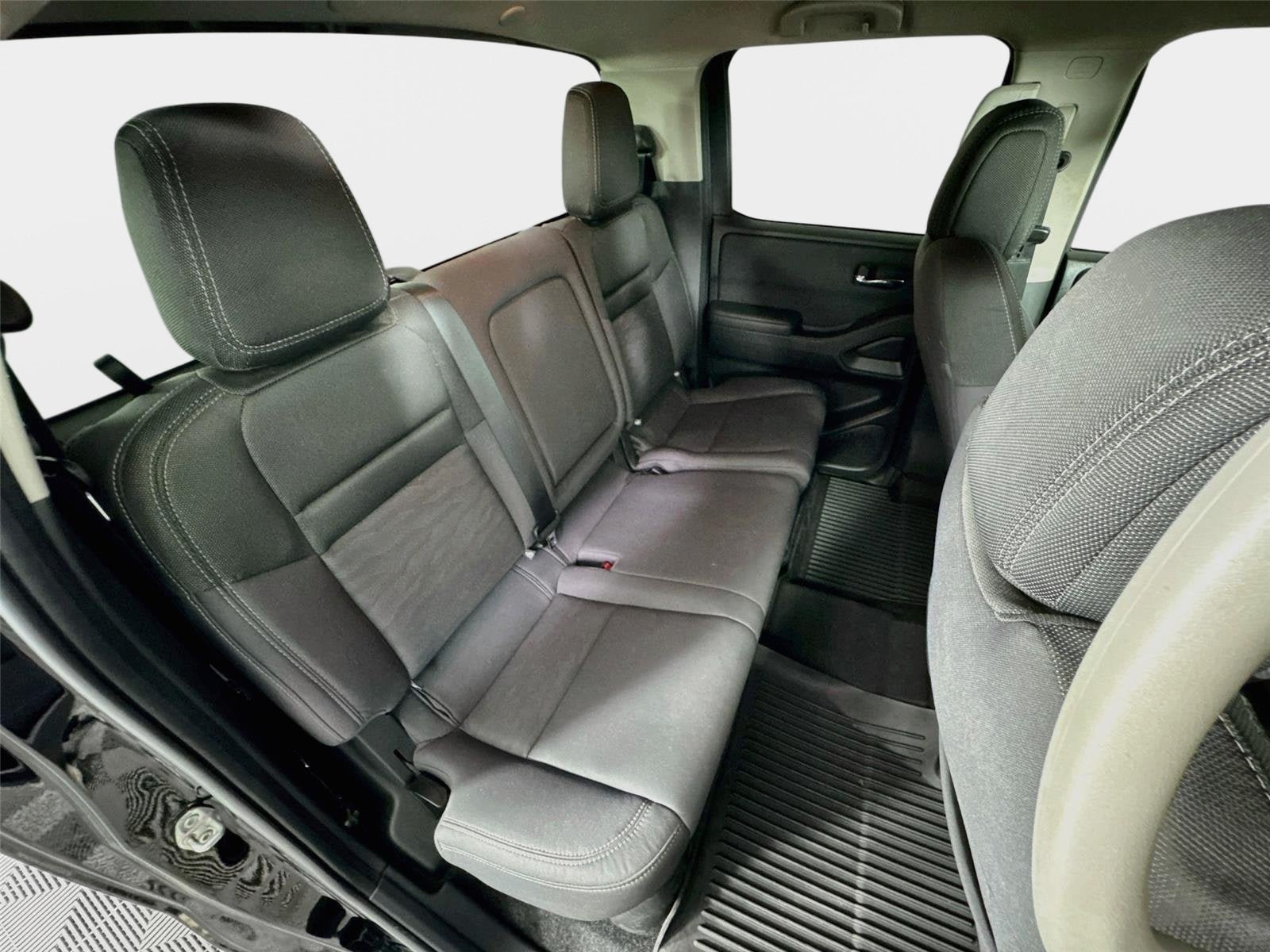 Used 2024 Nissan Frontier SV w/ Technology Package RWD image 25