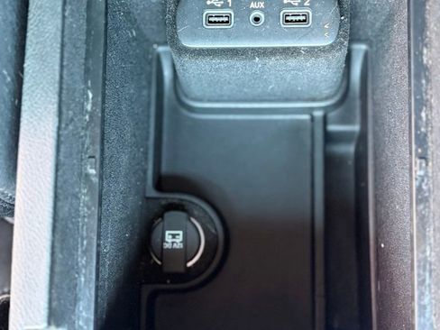 Used 2019 Chrysler 300 Touring w/ Chrome Appearance Package RWD image 15