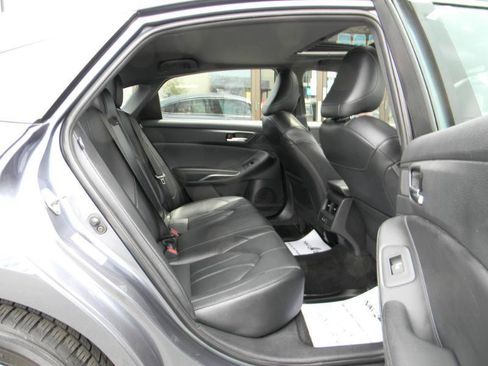 Used 2019 Toyota Avalon XLE w/ Moonroof Package FWD image 13