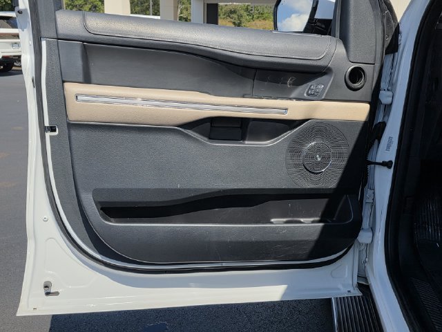 Used 2022 Ford Expedition Max Limited AWD/4WD image 17