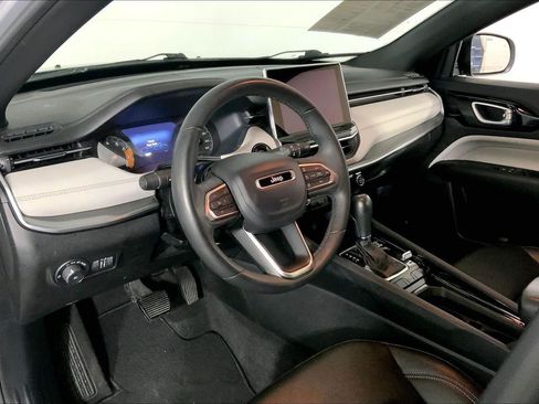 Used 2025 Jeep Compass Limited AWD/4WD image 14