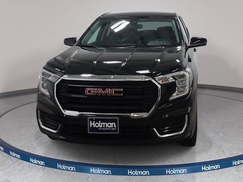 Used 2024 GMC Terrain SLE AWD/4WD image 3