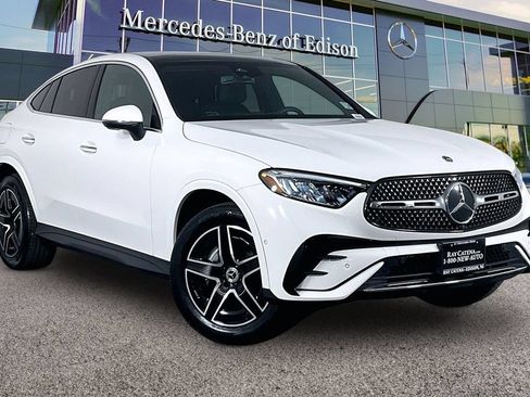 Certified 2025 Mercedes-Benz GLC 300 4MATIC image 1