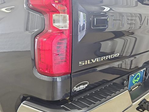 Certified 2023 Chevrolet Silverado 1500 LT AWD/4WD image 38
