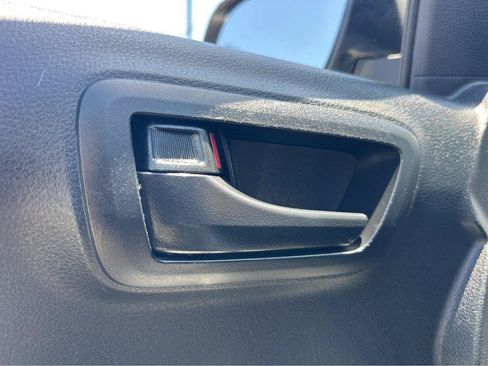 Used 2022 Toyota Tacoma SR RWD image 31