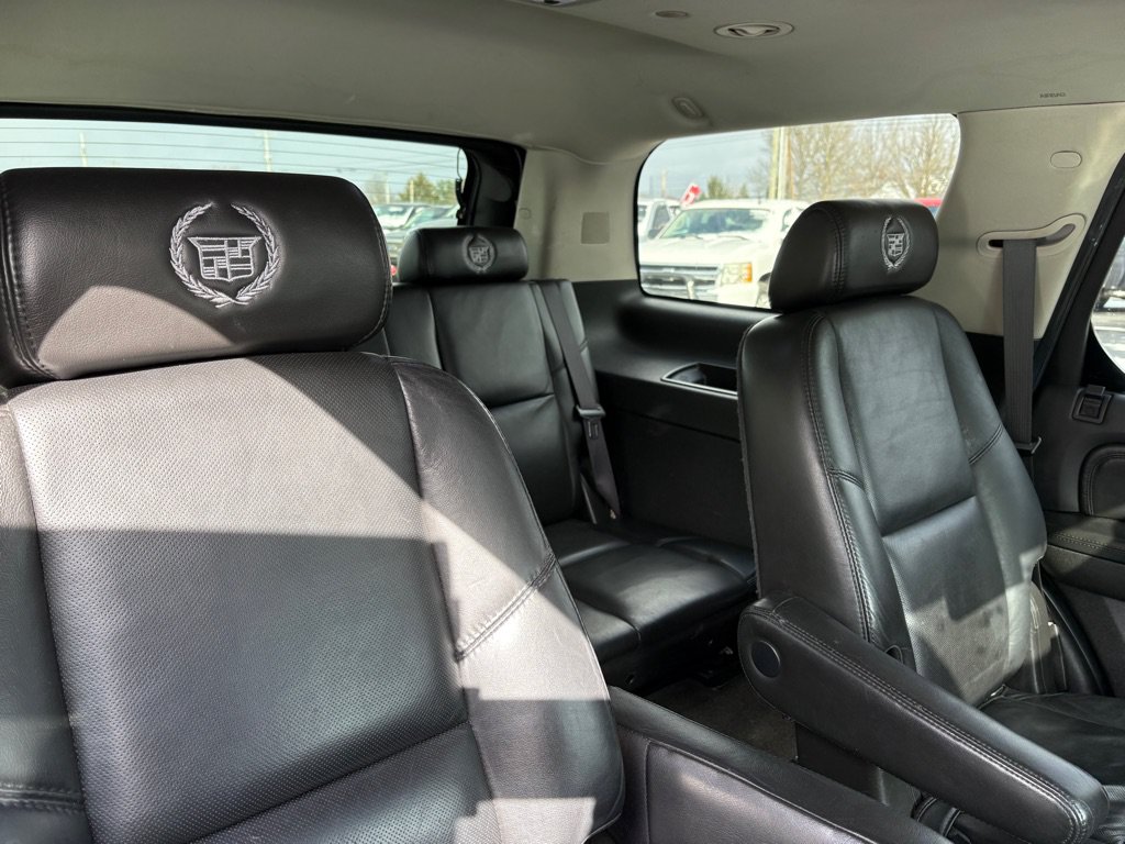 Used 2007 Cadillac Escalade AWD w/ Information Package image 14