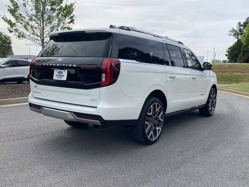 Used 2026 Ford Expedition Max Platinum w/ Platinum Ultimate Package AWD/4WD image 3