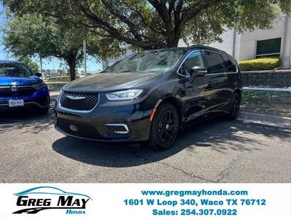 Used 2022 Chrysler Pacifica Touring-L