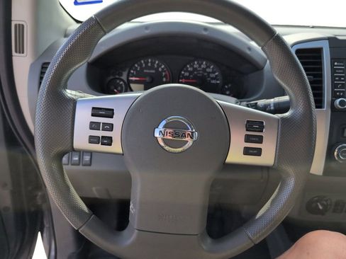 Used 2021 Nissan Frontier SV image 12