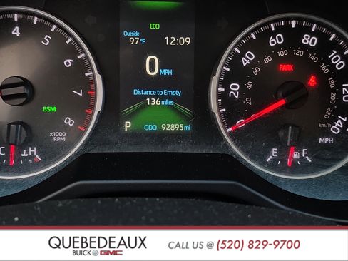 Used 2021 Toyota RAV4 XLE FWD image 16