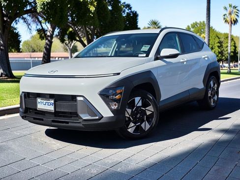 Certified 2025 Hyundai Kona SEL FWD image 2