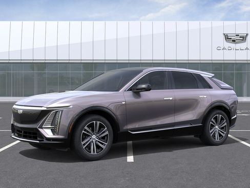 New 2026 Cadillac Lyriq Luxury RWD image 2