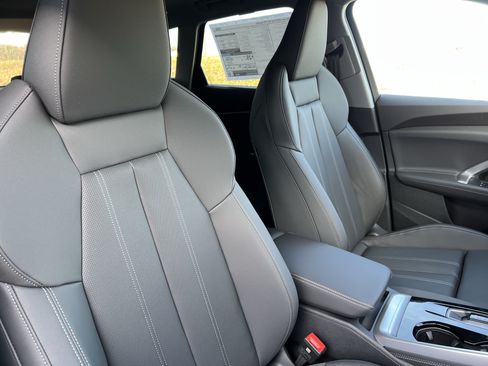 Used 2025 Audi Q5 Premium w/ Premium Plus AWD/4WD image 21