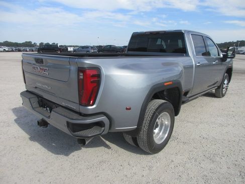 New 2026 GMC Sierra 3500 Denali w/ Denali Reserve Package AWD/4WD image 4