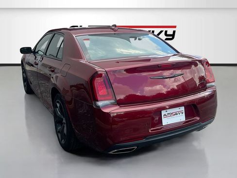 Used 2023 Chrysler 300 S RWD image 5