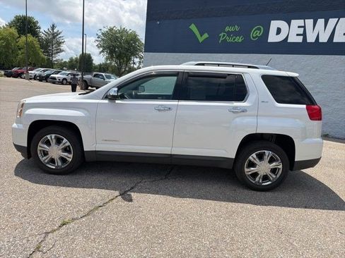Used 2017 GMC Terrain SLT w/ Driver Alert Package I AWD/4WD image 2