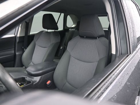 Used 2024 Toyota RAV4 XLE AWD/4WD image 35