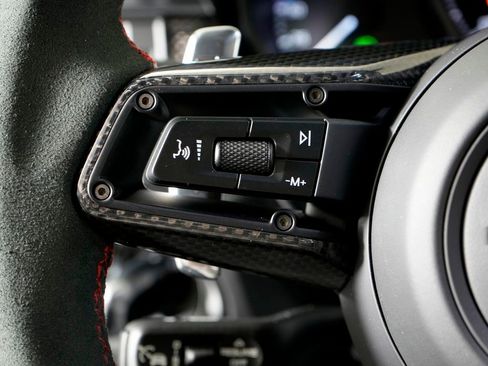 New 2026 Porsche Macan GTS image 24