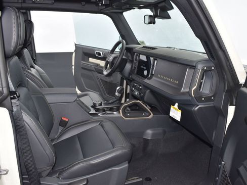 New 2025 Ford Bronco Badlands image 12