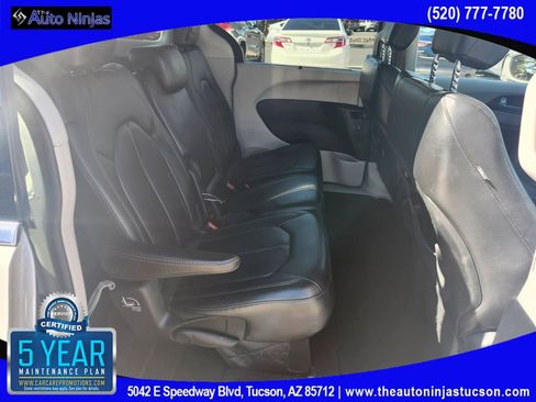 Used 2017 Chrysler Pacifica Touring-L Plus w/ Advanced Safetytec Group image 17