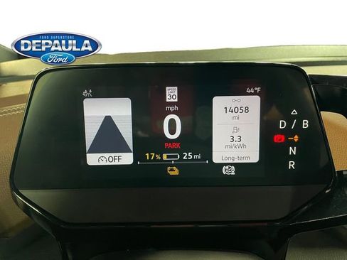 Used 2023 Volkswagen ID.4 Pro image 2