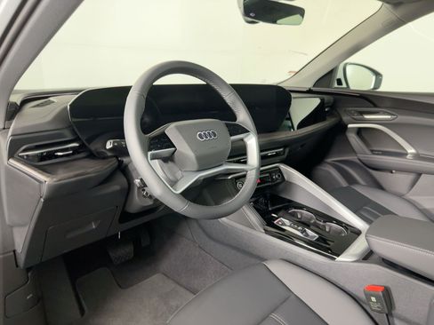 Certified 2025 Audi Q5 Premium w/ Convenience Package AWD/4WD image 4