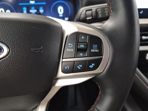 Used 2025 Ford Explorer Active RWD image 27