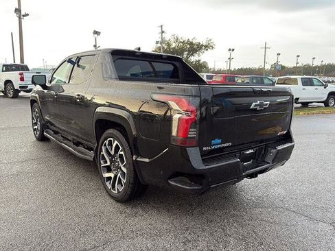 New 2025 Chevrolet Silverado EV RST image 5