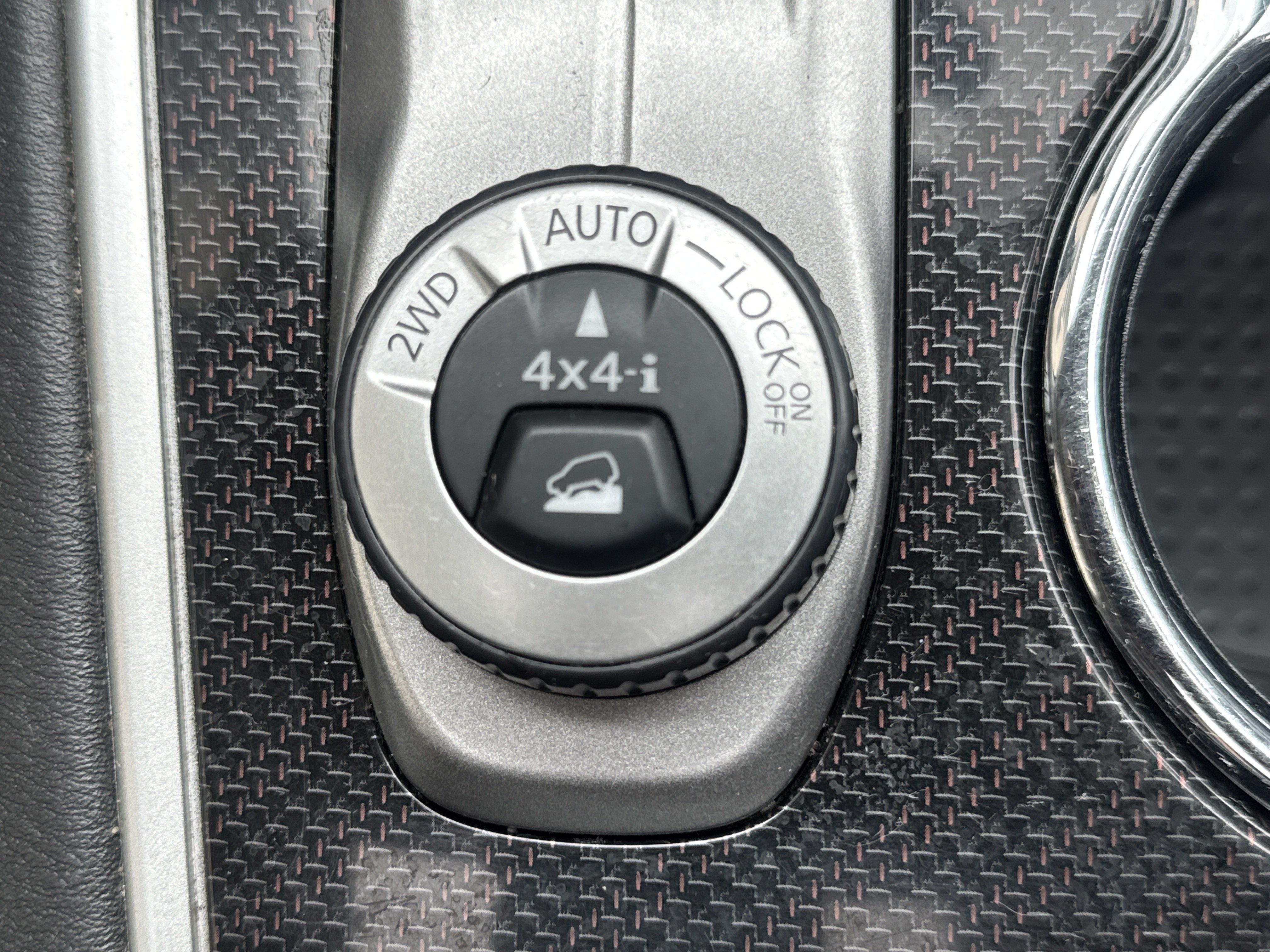 Used 2020 Nissan Pathfinder SL AWD/4WD image 21