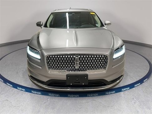 Used 2022 Lincoln Nautilus FWD image 2