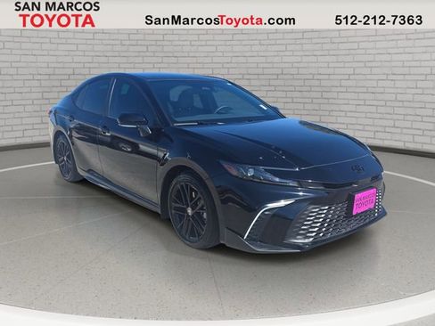 Used 2026 Toyota Camry SE w/ Convenience Package FWD image 3
