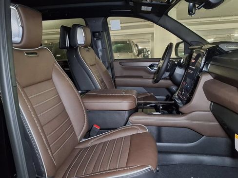 New 2026 GMC Yukon Denali Ultimate AWD/4WD image 6
