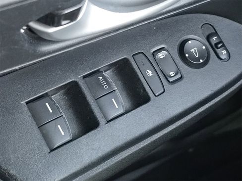 Used 2021 Honda CR-V LX image 13