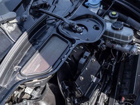 Used 2005 Ford GT RWD image 46