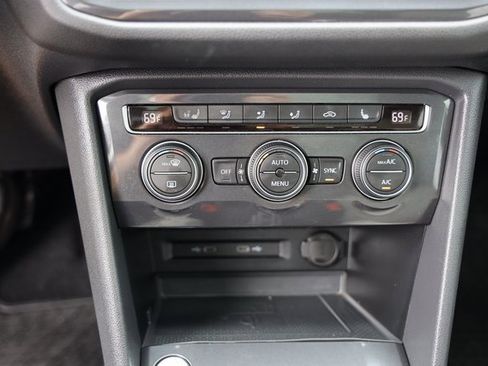 Used 2021 Volkswagen Tiguan SEL image 19