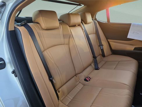 Used 2025 Lexus ES 350 Ultra Luxury w/ Accessory Package (Z1) image 24