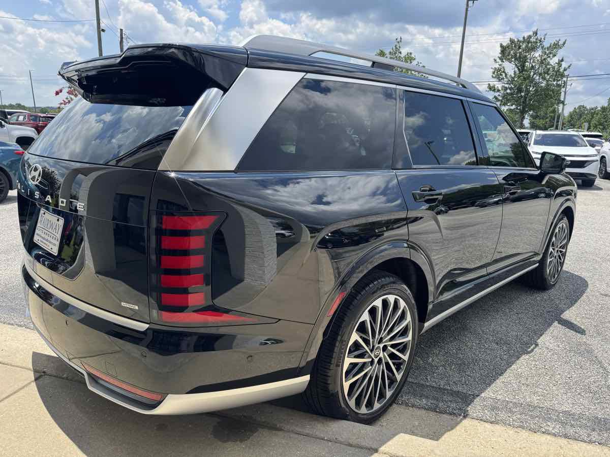 Used 2026 Hyundai Palisade Calligraphy AWD/4WD image 6