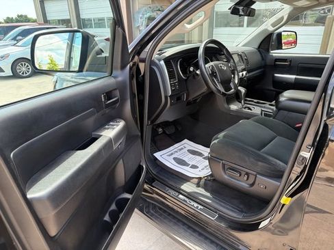 Used 2022 Toyota Sequoia TRD Sport AWD/4WD image 10