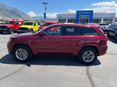 Used 2022 Jeep Grand Cherokee Laredo X AWD/4WD image 13