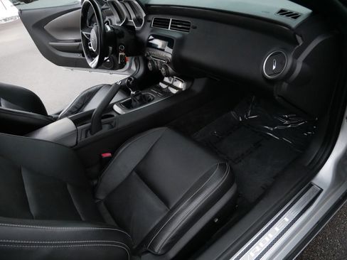 Used 2010 Chevrolet Camaro SS w/ RS Package image 11