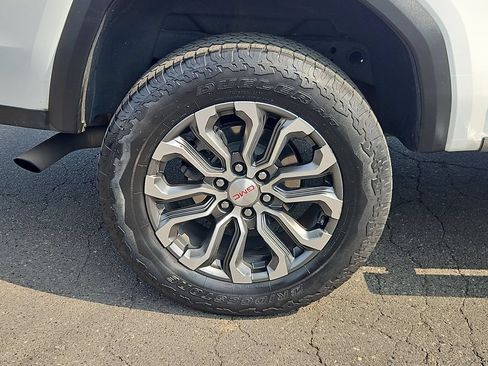 Used 2023 GMC Canyon Denali AWD/4WD image 9
