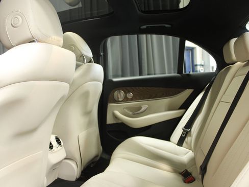 Used 2022 Mercedes-Benz E 350 4MATIC Sedan image 41