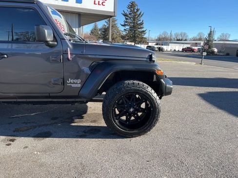 Used 2018 Jeep Wrangler Unlimited Sport image 13