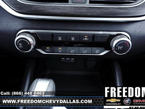 Used 2024 Nissan Altima 2.5 SV FWD image 18