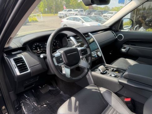 Used 2024 Land Rover Discovery S AWD/4WD image 10